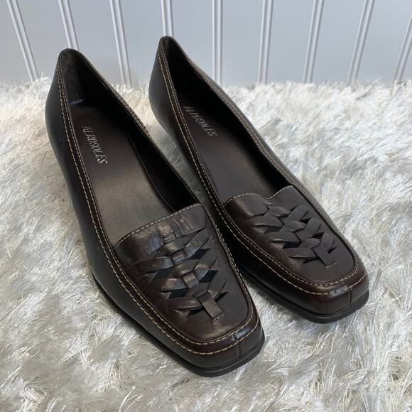 Aerosoles Brown Leather Kitten Heel Loafers Sz 7.5 M - Picture 1 of 8